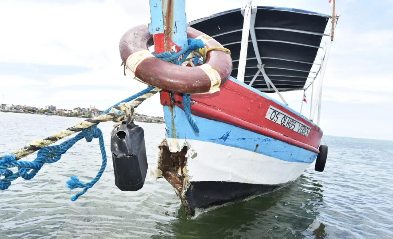 embarcação ‘Os Olhos Verdes’