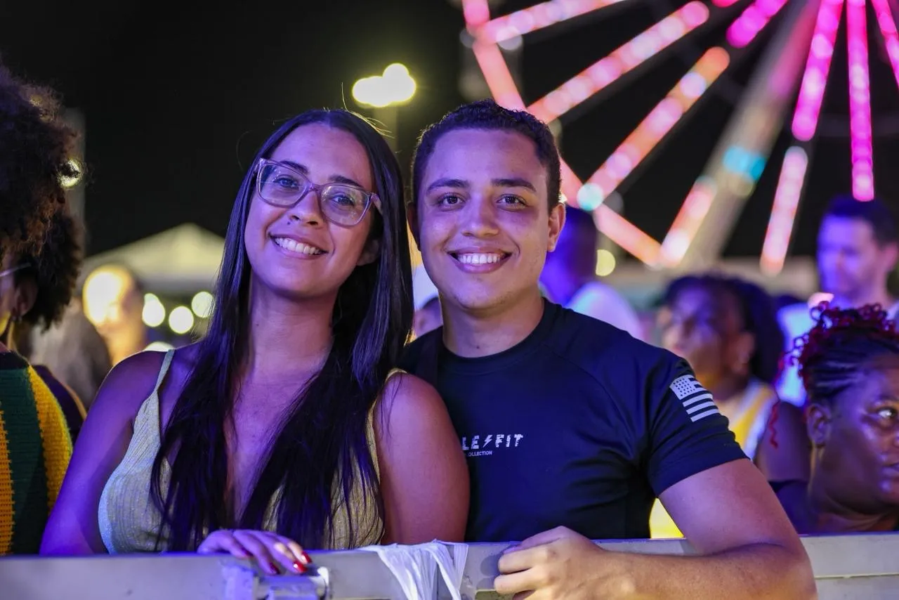 Camila e Bernardo, fãs de Bell Marques