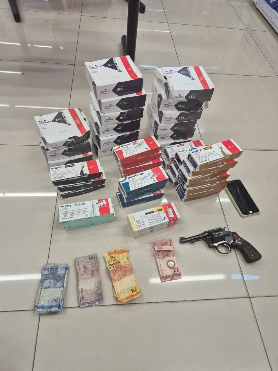 Medicamentos apreendidos pela polícia