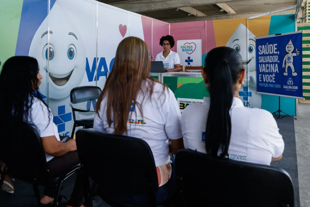 Imunizantes são ofertados entre as 10h e 16h.