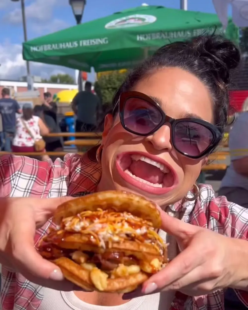 Imagem ilustrativa da imagem Veja o que a mulher com a maior boca do mundo consegue fazer