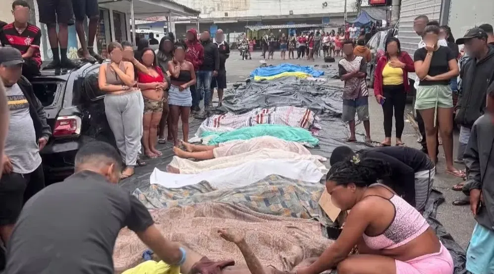 Corpos de mortos em megaoperação são expostos no Rio de Janeiro