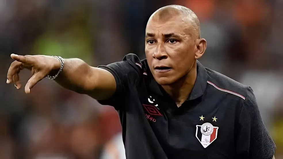 Hemerson Maria, técnico de futebol