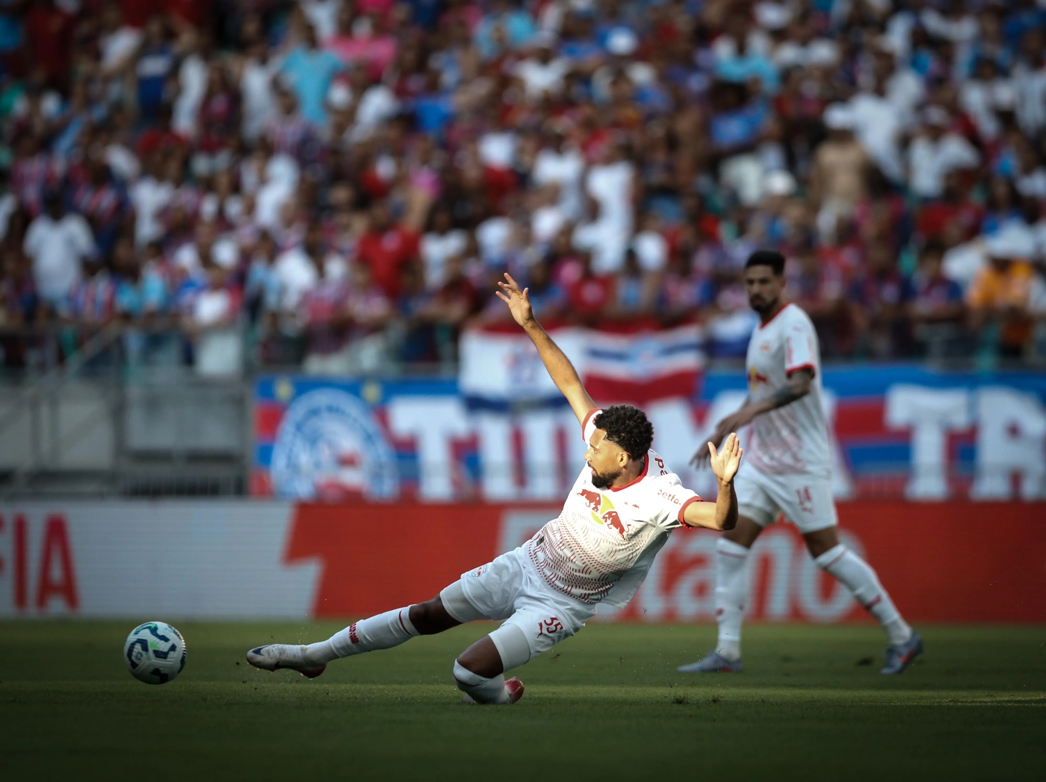 Imagem ilustrativa da imagem Willian José 'machuca' duas vezes e Bahia maltrata o RB Bragantino