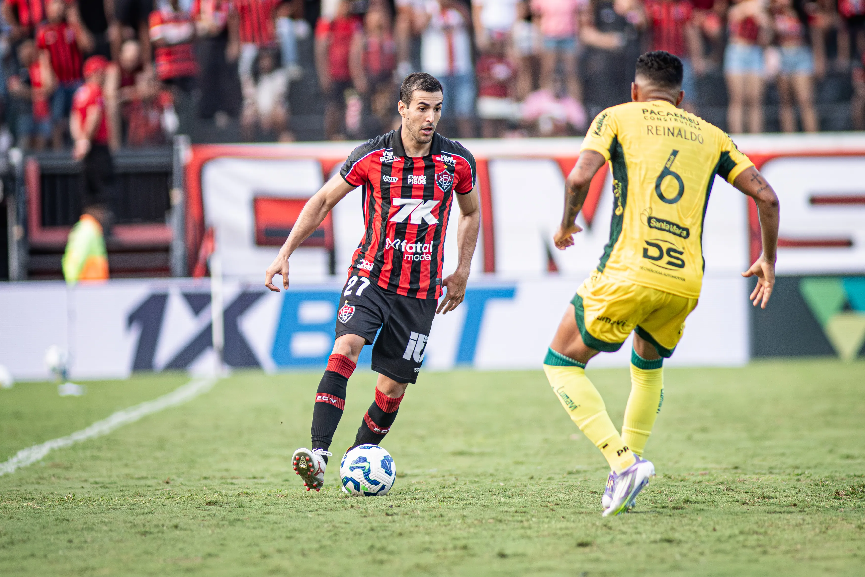 Imagem ilustrativa da imagem Xô Z-4! Vitória vence o Mirassol no Barradão e respira na Série A