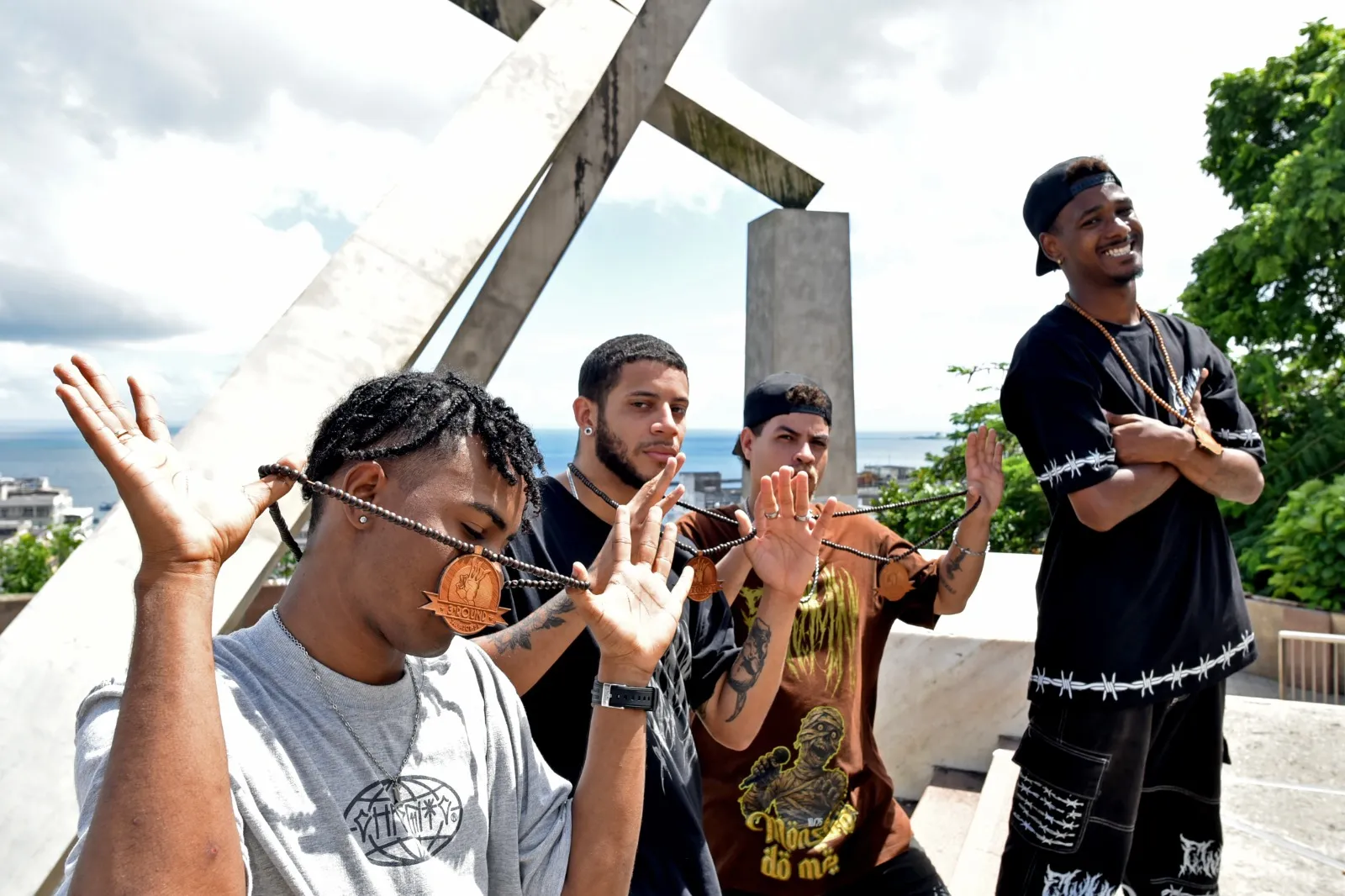 Jovens querem realizar sonhos por meio da música