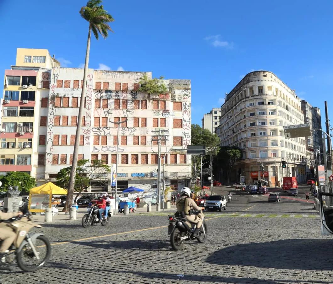 Prédios históricos da Praça Castro Alves