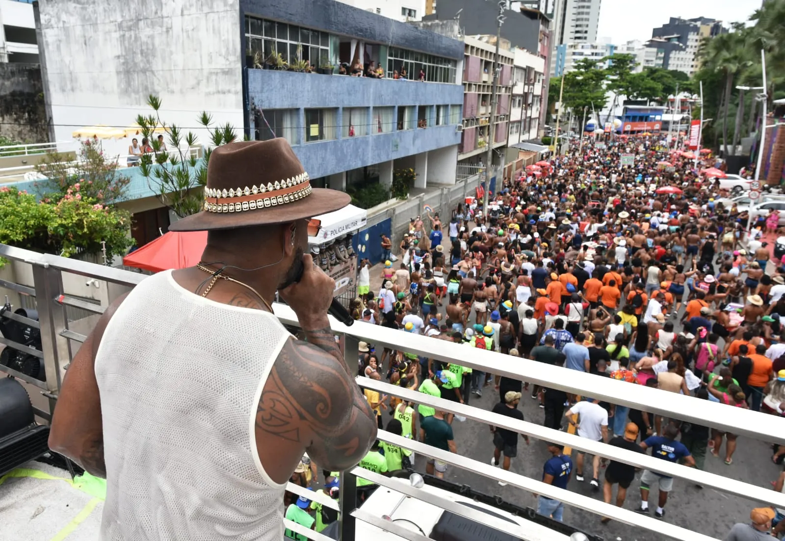 Imagem ilustrativa da imagem Acaba não, Carnaval! Confira fotos do Arrastão no Barra-Ondina
