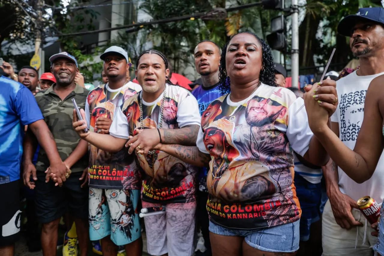 Rolou até oração!