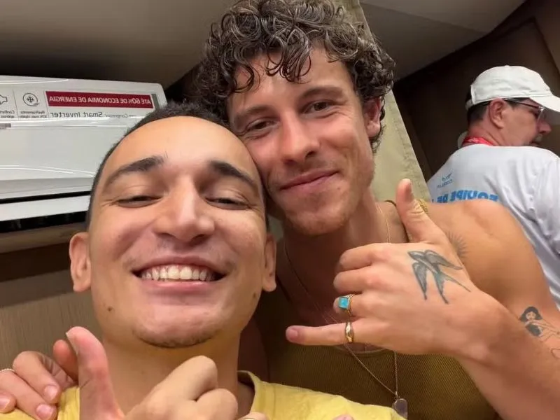 João Gomes aproveitou para tietar o cantor internacional