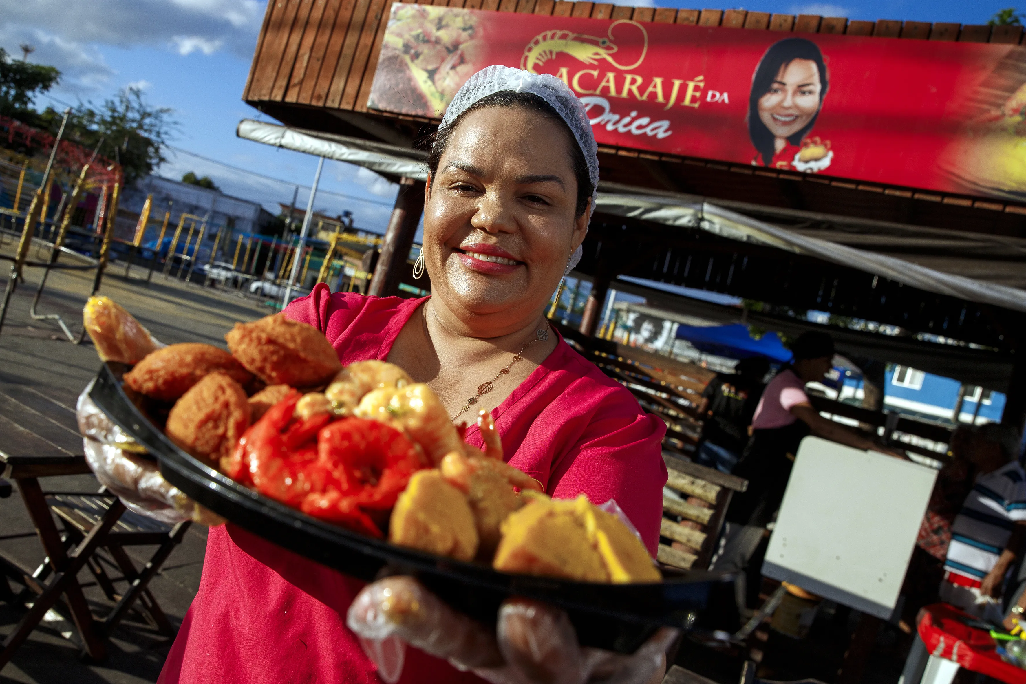 Barca de acarajé e entrega dos quitutes por delivery foram ideias inovadoras criadas pela empreendedora