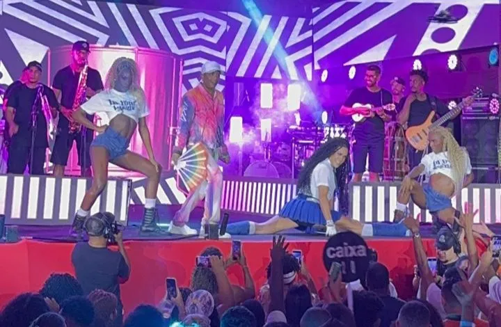 Léo Kret relembrou os velhos tempos de quando dançava com Alex Maxx