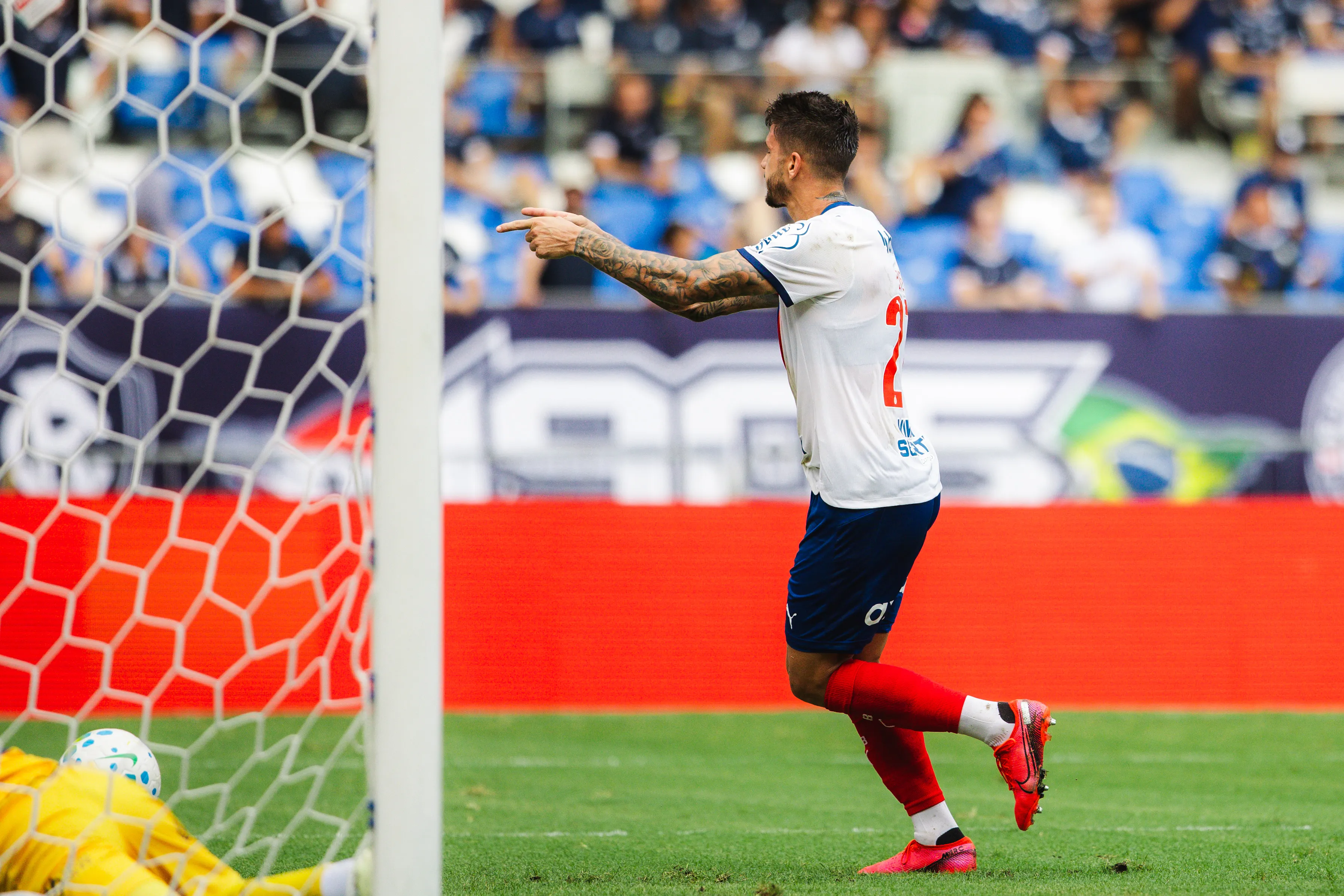 Everaldo abriu o placar para o Bahiai