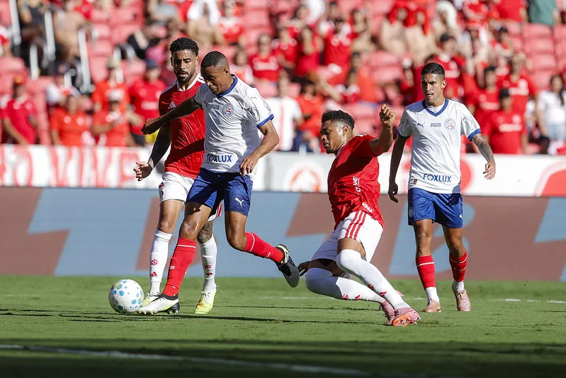 Erick, volante e destaque do Esquadrão
