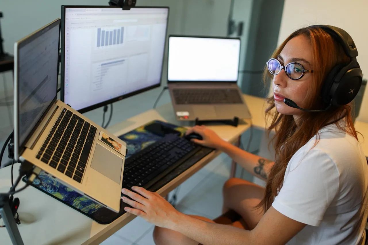 Local de trabalho é equipado para garantir conforto e produtividade