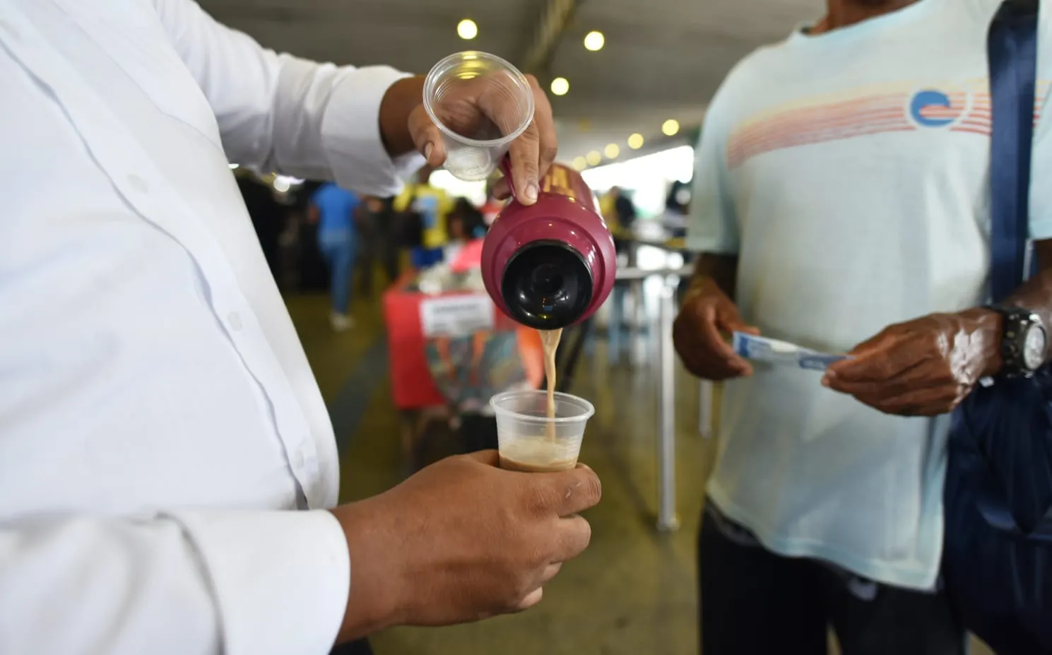 Imagem ilustrativa da imagem Café nosso de cada dia dá energia e sustento para a galera da correria