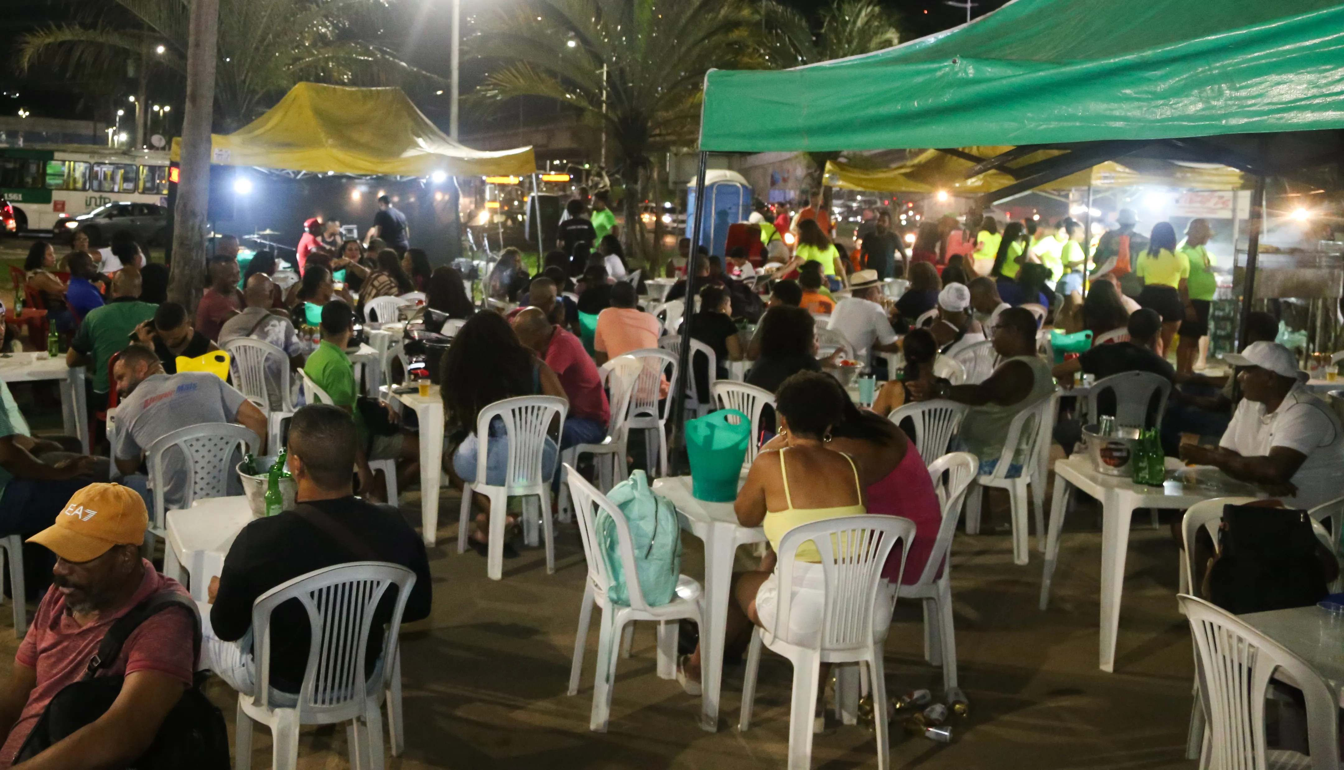 Val se emociona ao ver quão longe o seu empreendimento chegou