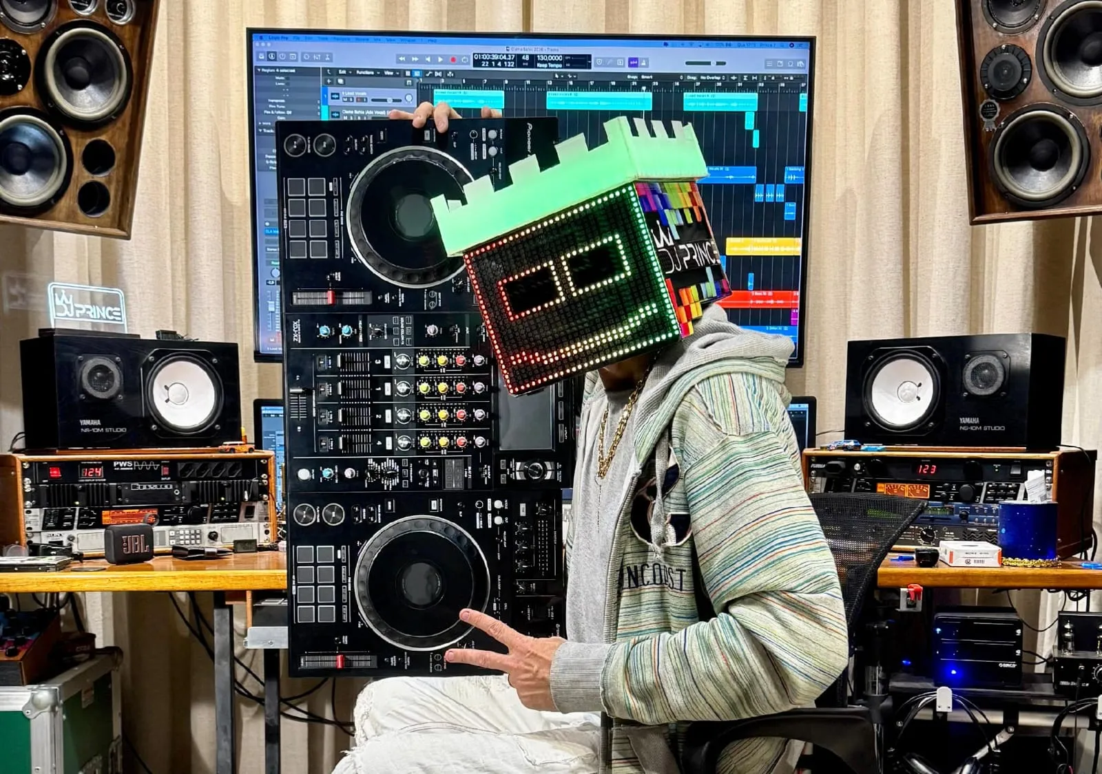 DJ Prince começou sua relação com a música na adolescência