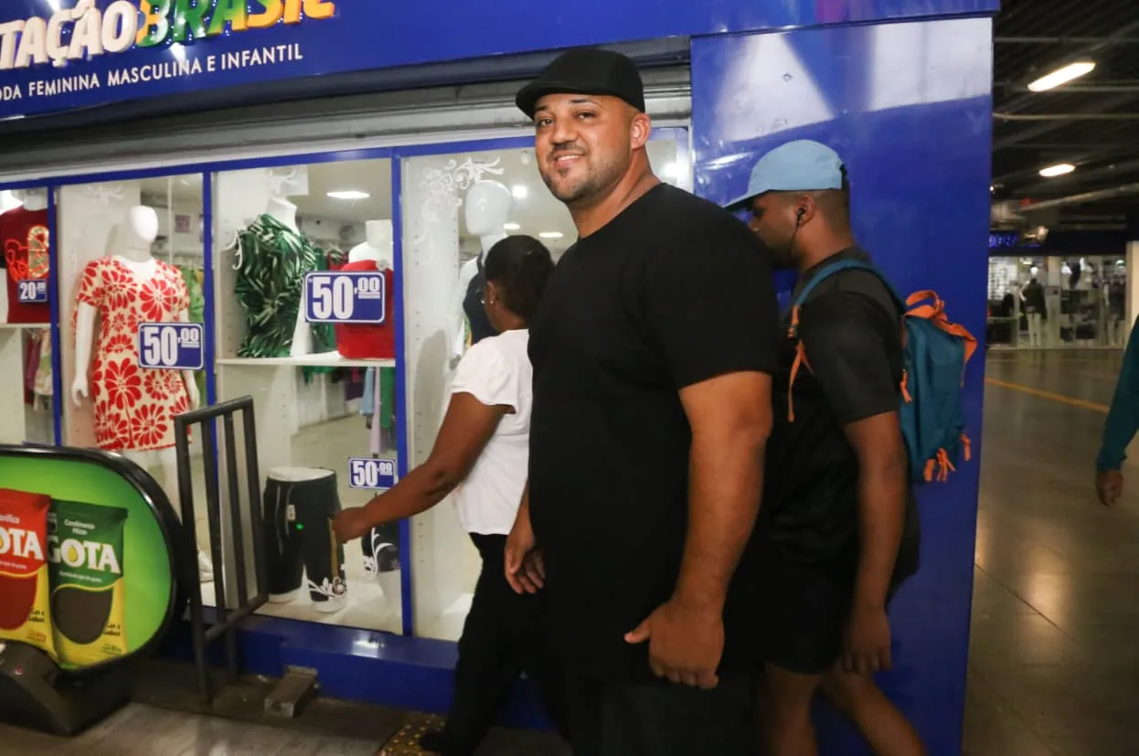 Coruja Gravações na Estação da Lapa, em Salvador, durante entrevista para o Jornal Massa!