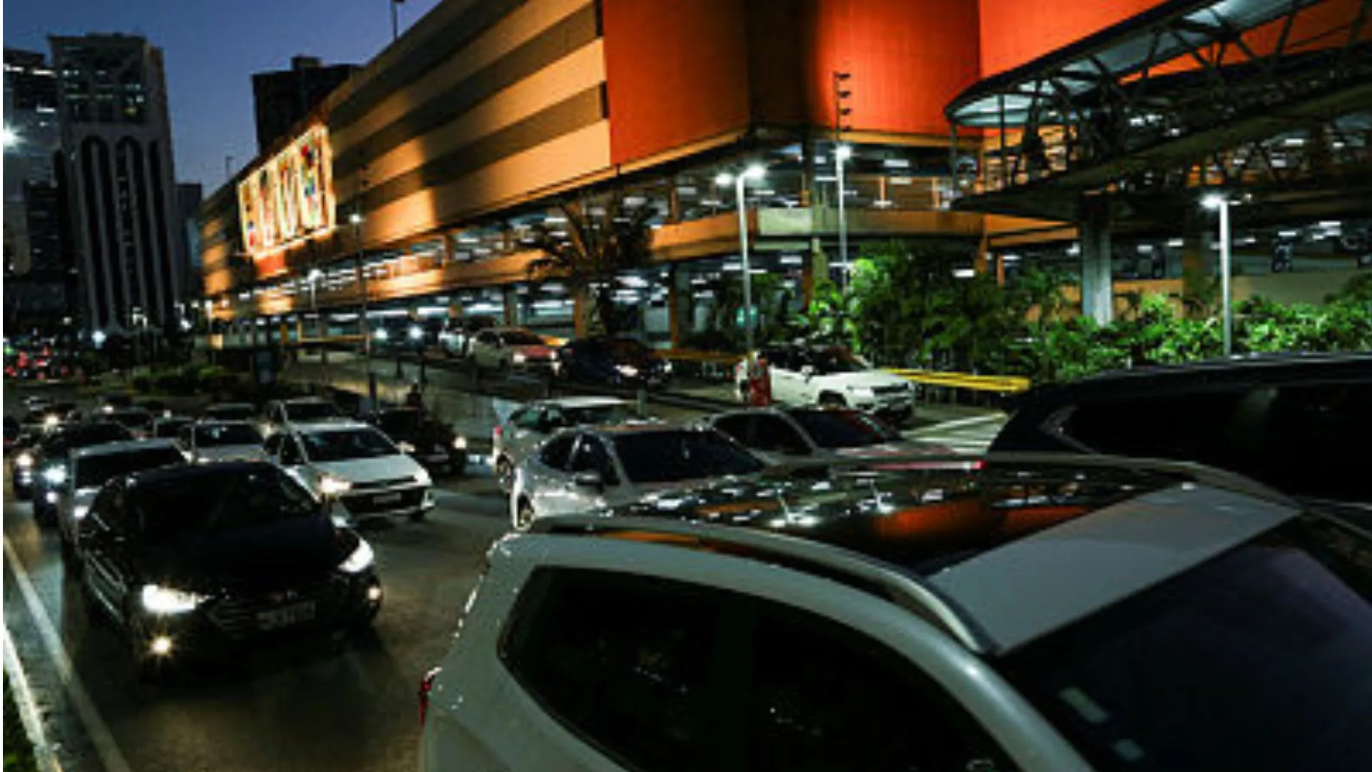 A chamada transição energética busca reduzir a dependência de combustíveis fósseis