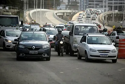 Outra medida utilizada em algumas grandes cidades para tentar reduzir congestionamentos é o rodízio de veículos