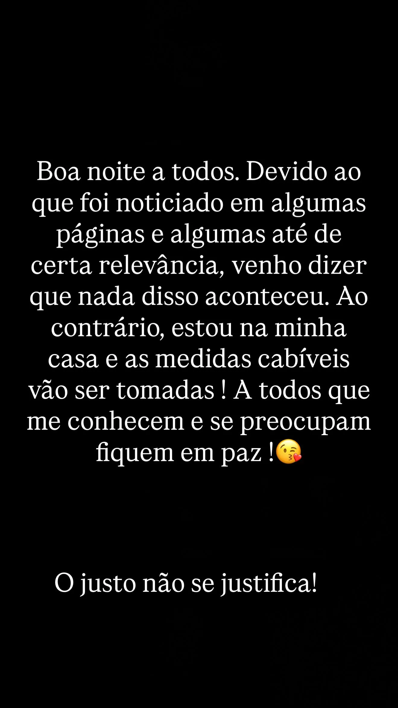 Imagem ilustrativa da imagem Ex-jogador do Bahia nega expulsão de casa após relatos de orgias
