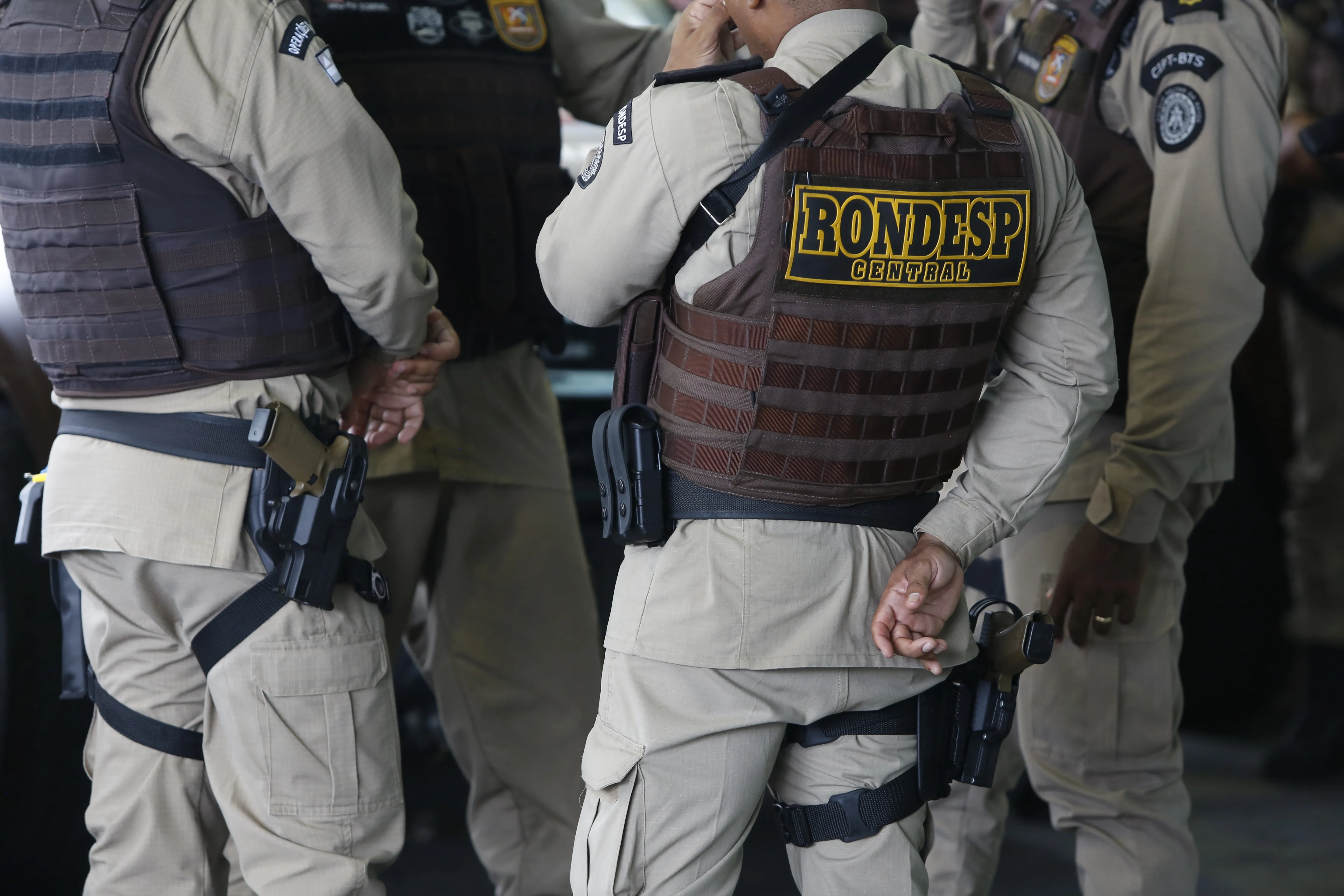 Grupo do MP-BA atua na investigação de ações de agentes de segurança pública

Operação Folia em Paz

Ação intensifica o policiamento nas principais vias durante o carnaval.

Na foto: Policiamento apresentou-se na Estação da Lapa

Foto: Olga Leiria / Ag. A TARDE

Data: 16/02/2023