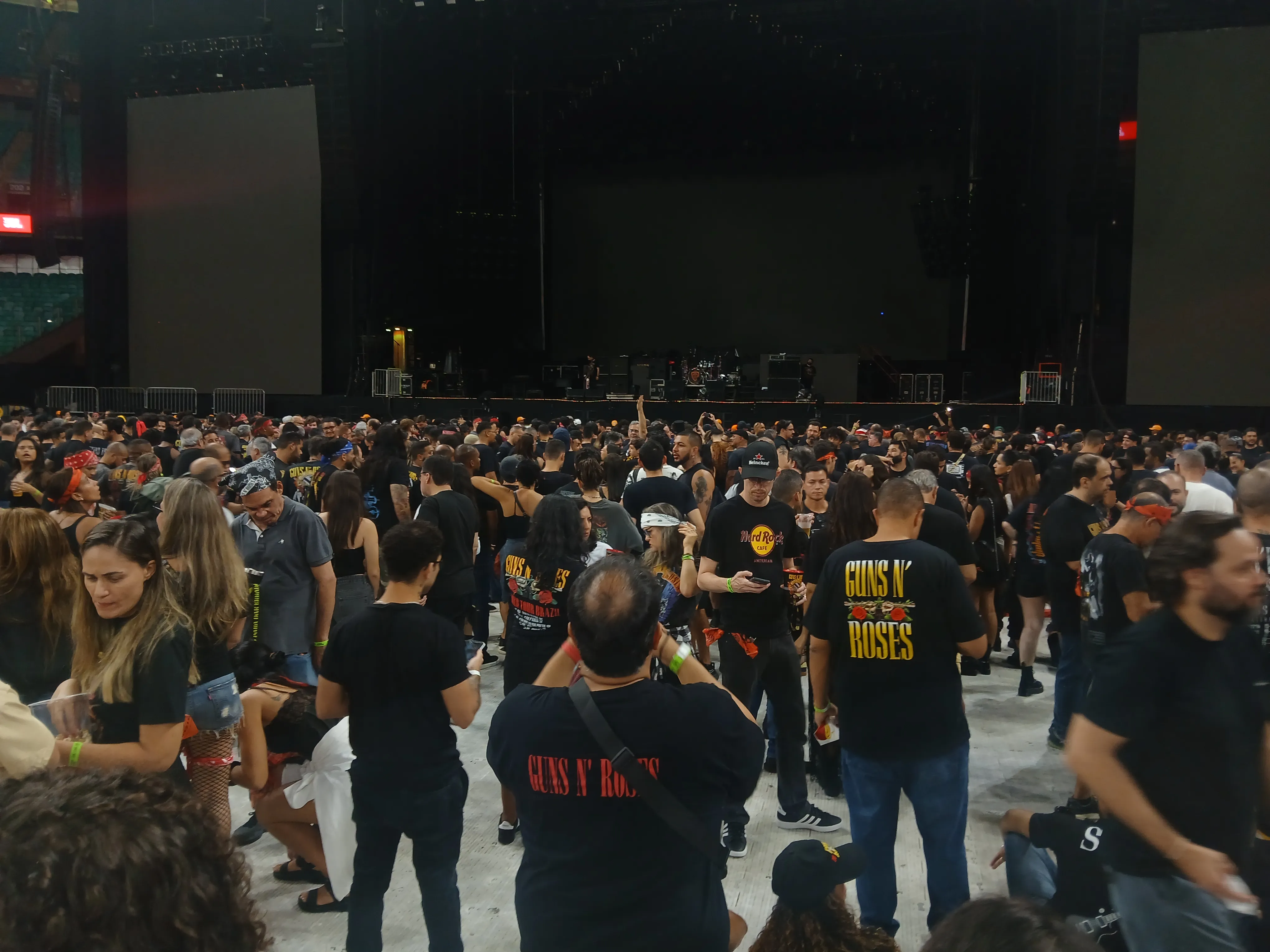 Diversas gerações curtem o show da banda