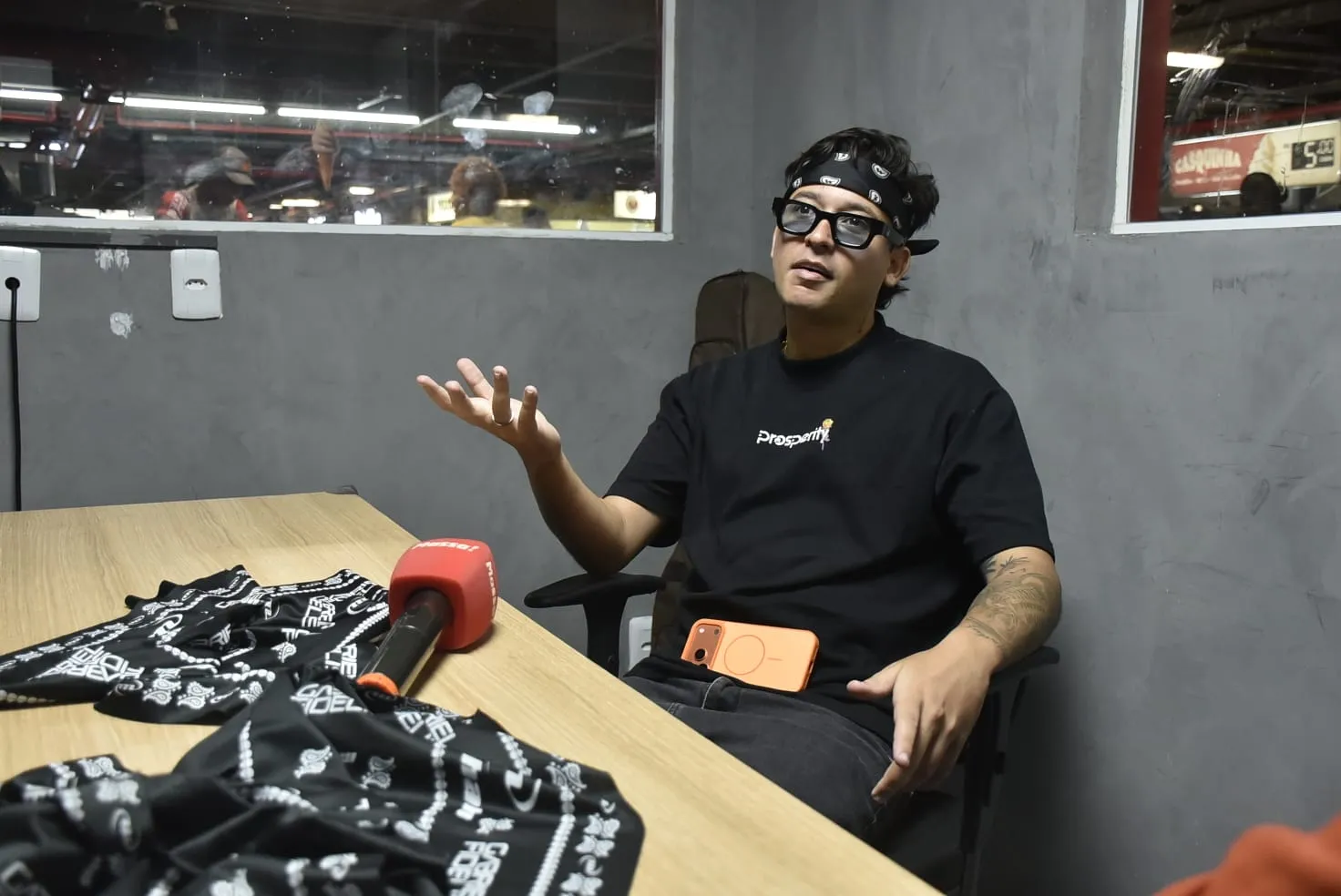 As faixas são a marca registrada de Gabriel Fidelis