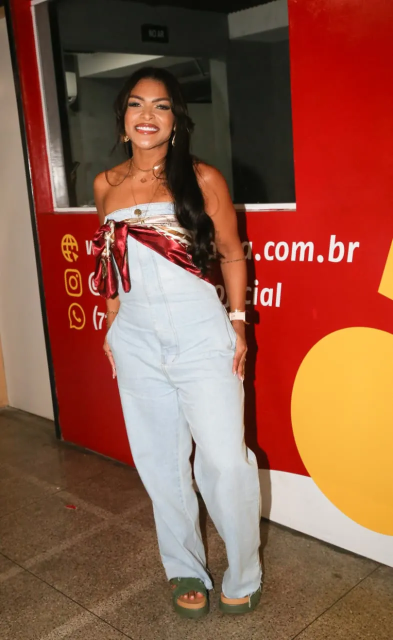 Imagem ilustrativa da imagem Jéssica Montez constrói trajetória emocionante como cantora