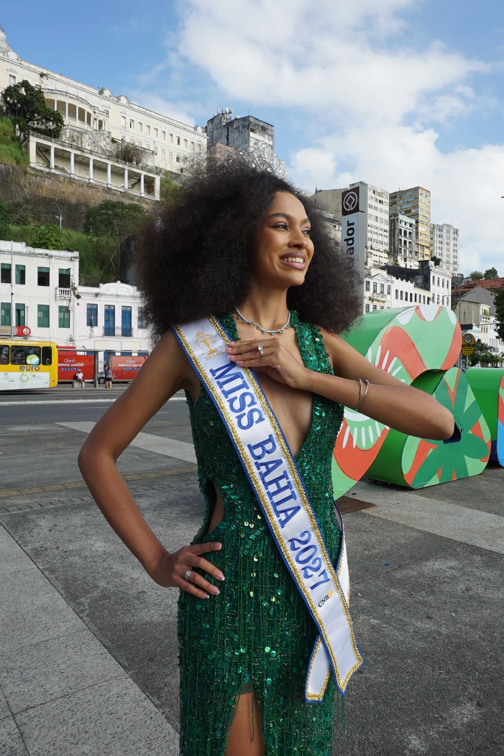 Ana Vitória Carvalho, de 20 anos, também é ativista social e luta pelo empoderamento feminino e negro