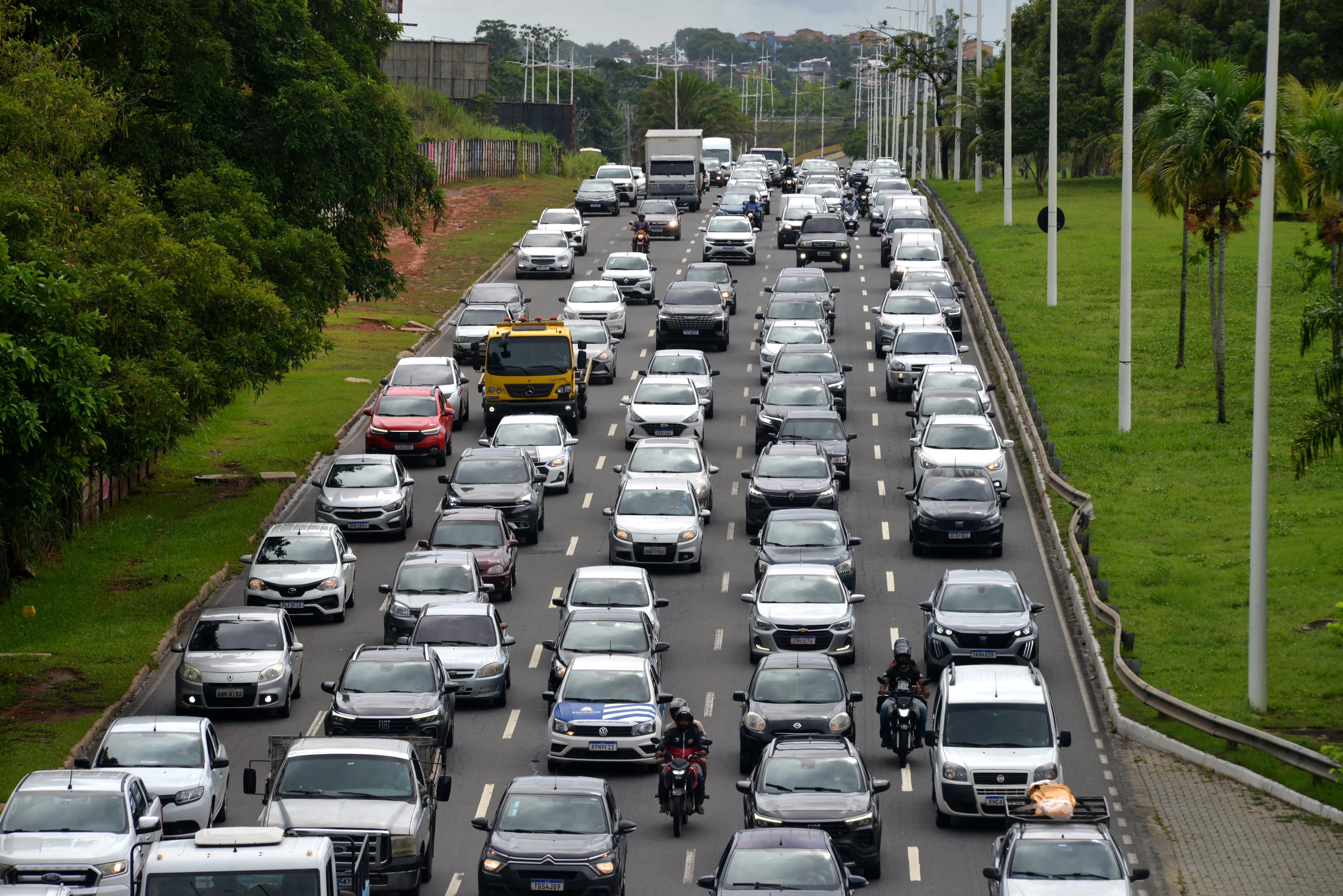 Fluxo de carros pode ser fiscalizado pelo site da Transalvador