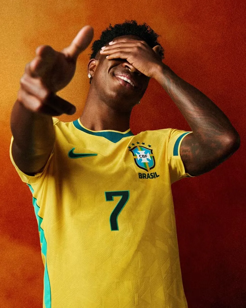 Imagem ilustrativa da imagem Nike lança nova camisa amarela do Brasil para a Copa; veja fotos