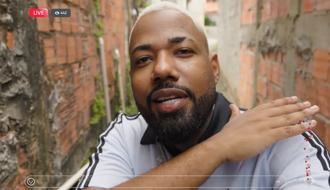 O Poeta volta ao topo do pagode baiano com o bloquinho “Puro Suco da Bahia”