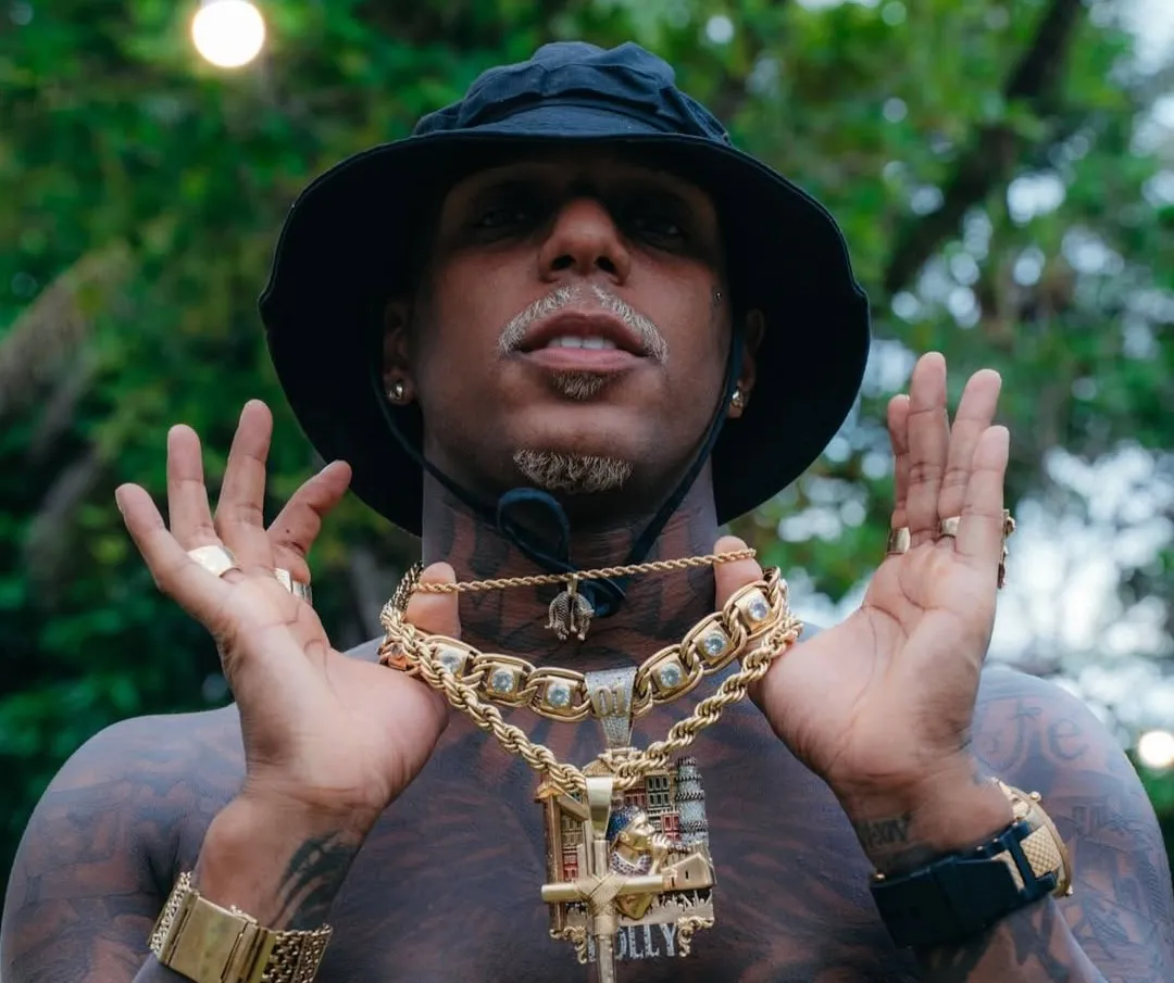 Oh Polêmico diz não tomar partido na briga do ex-casal, mas não aceita desrespeito