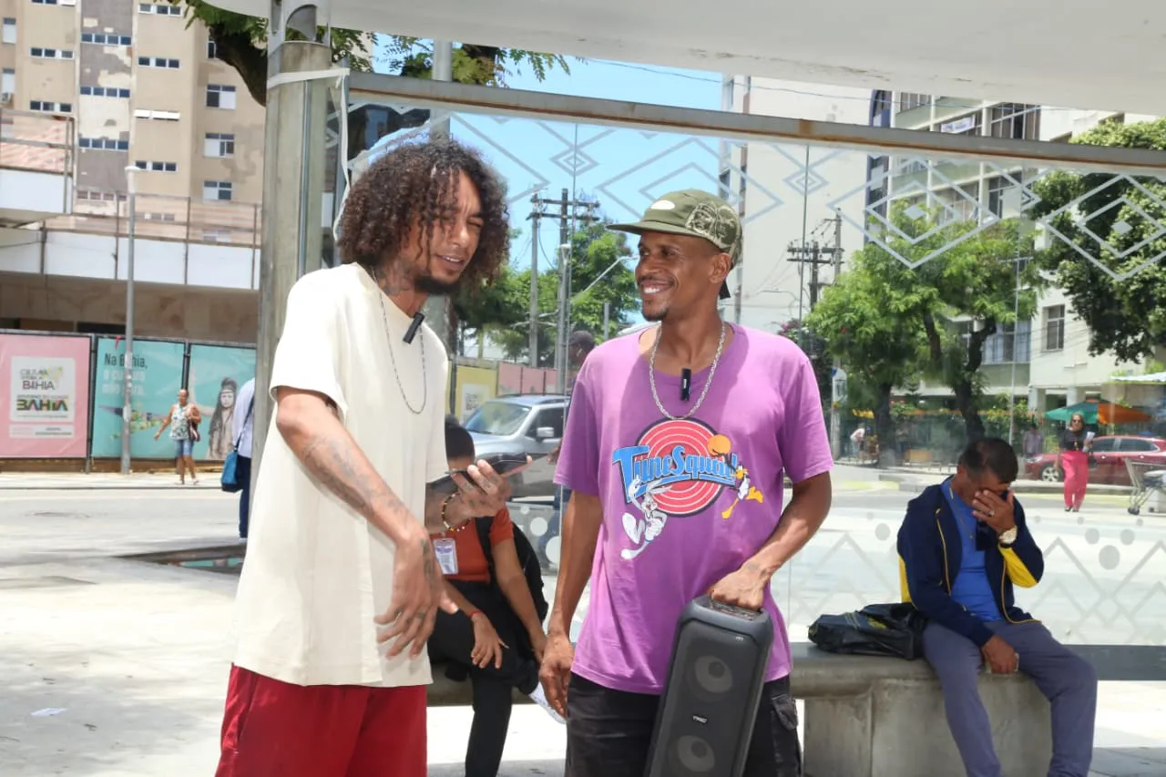 Amizade entre poetas de rua fortalece o trabalho deles
