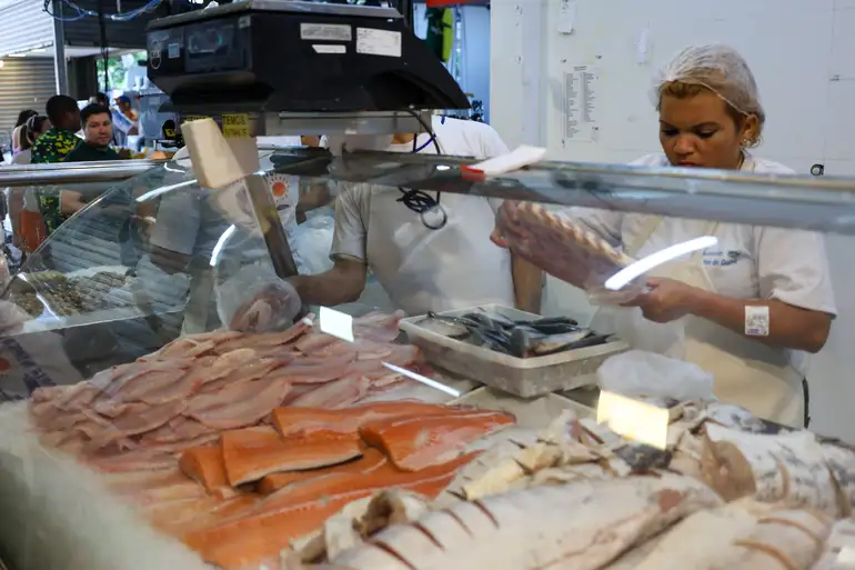 Preço do peixe está bem salgado