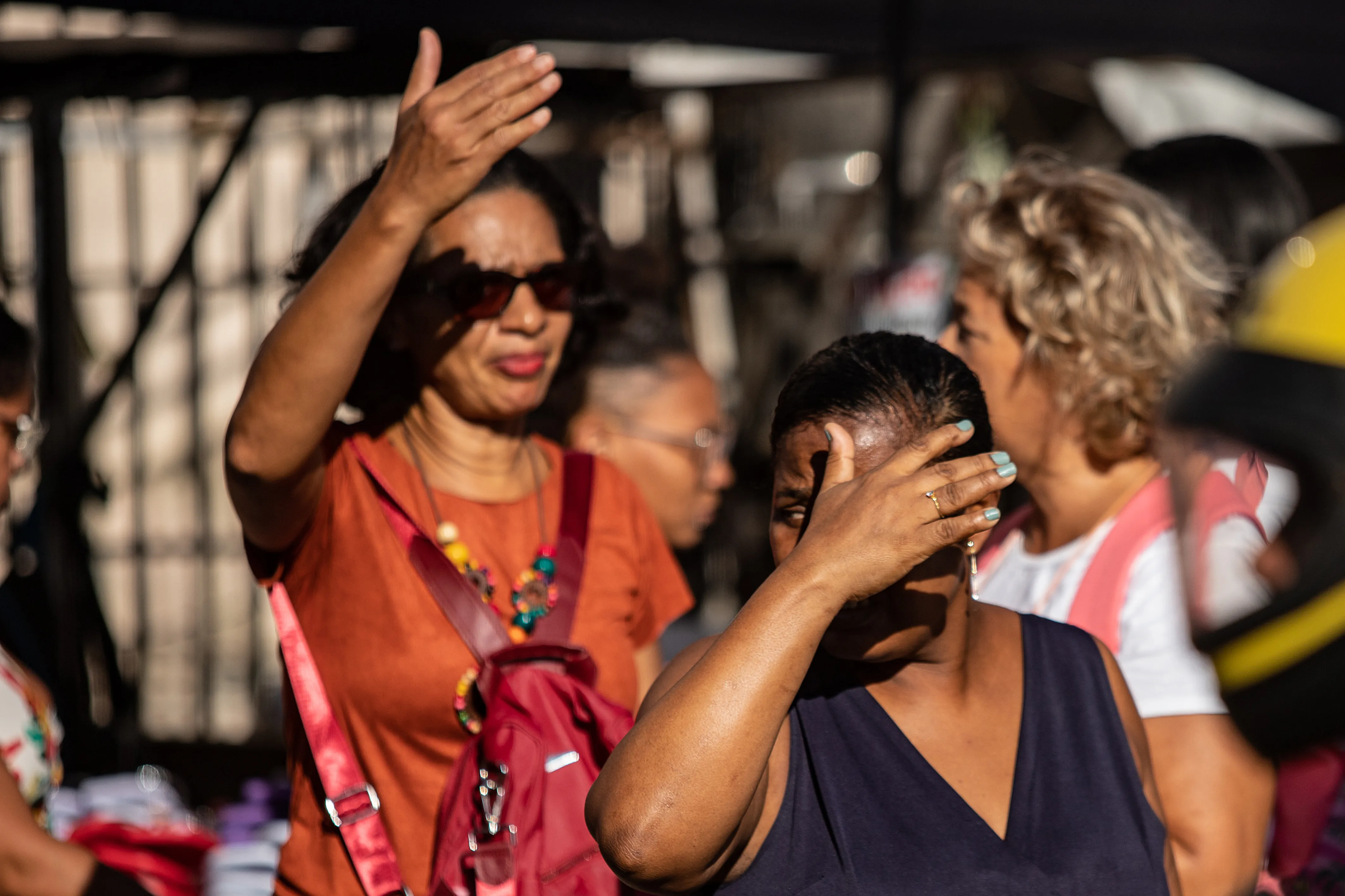 Algumas atitudes podem ajudar a população a enfrentar os períodos de maior calor