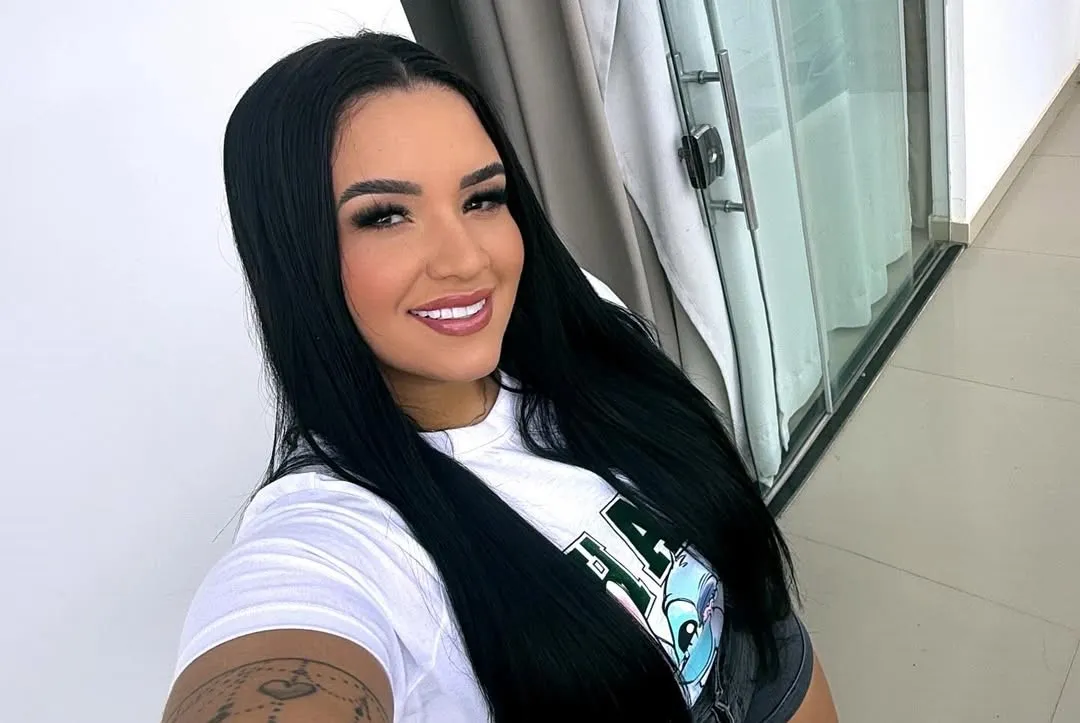Maria Eduarda Queiroz foi acusada de ser amante do cantor Rei dos Faixas