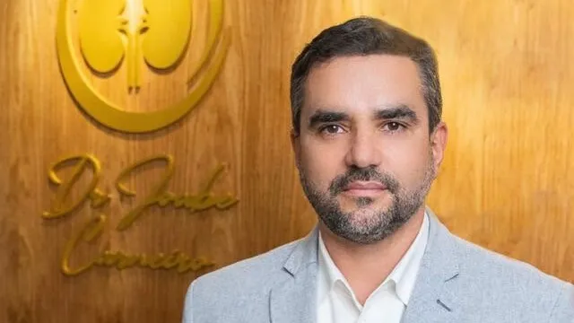 Joabe Carneiro é urologista