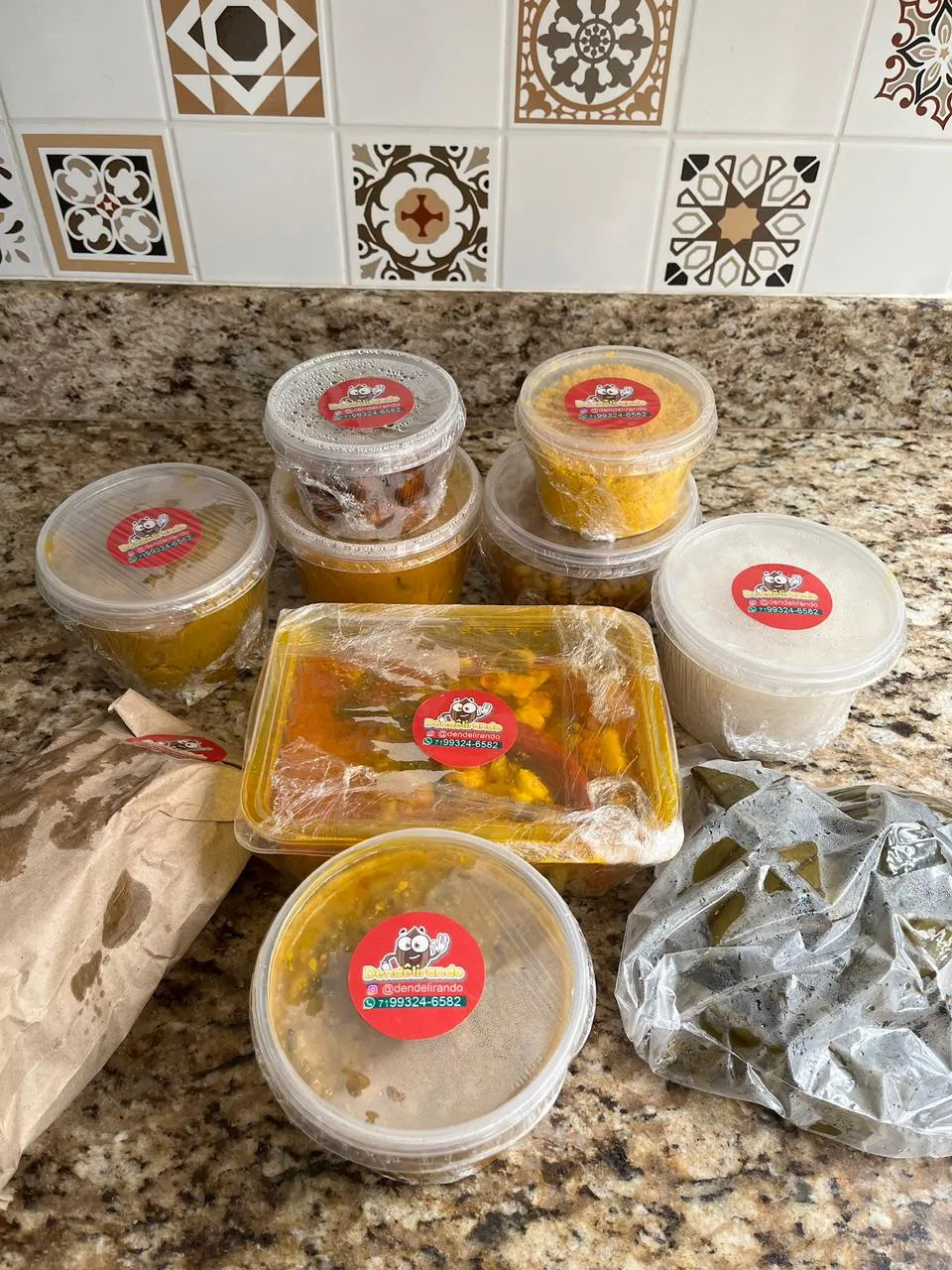 Quentinhas de comida baiana