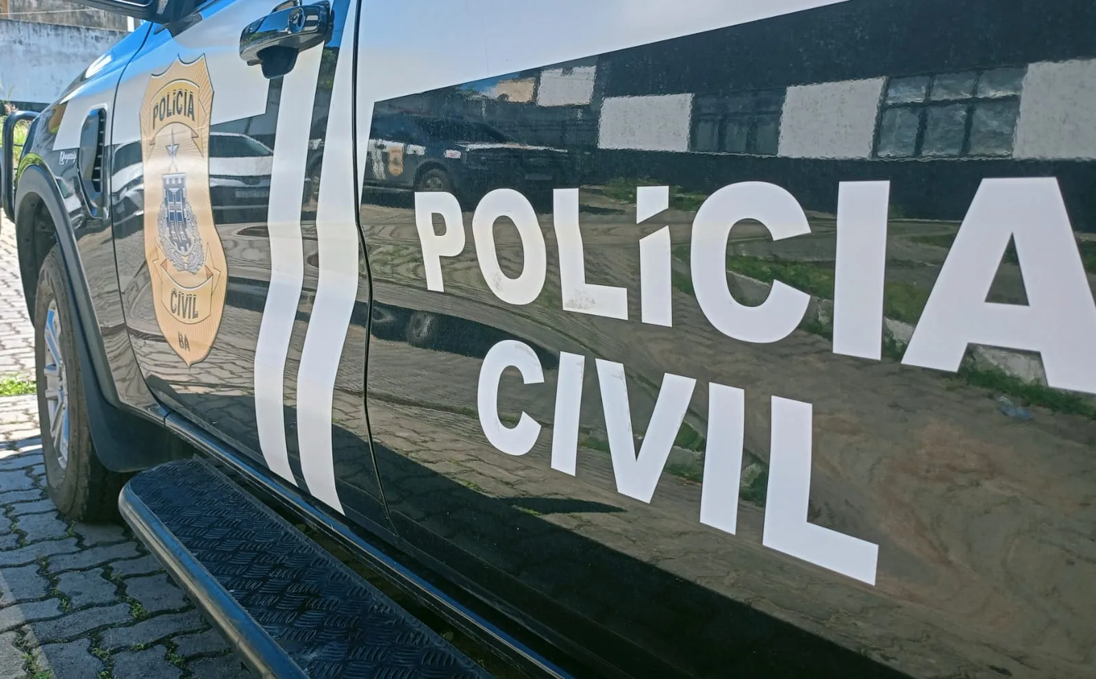 Homem de 19 anos e adolescente de 14 anos estariam envolvidos no crime