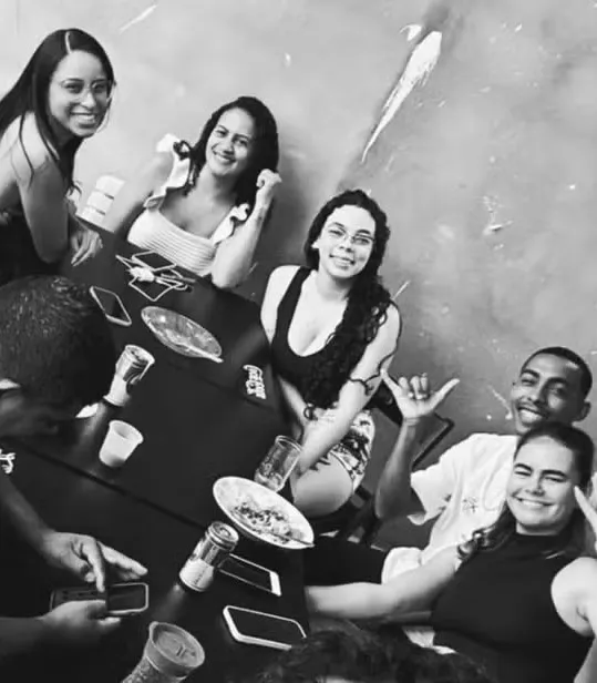 Amigos que morreram indo para festa