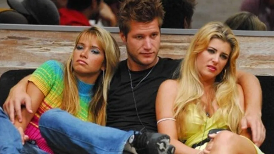 Imagem ilustrativa da imagem Veio aí! Jonas protagoniza beijão com Jordana na festa do líder