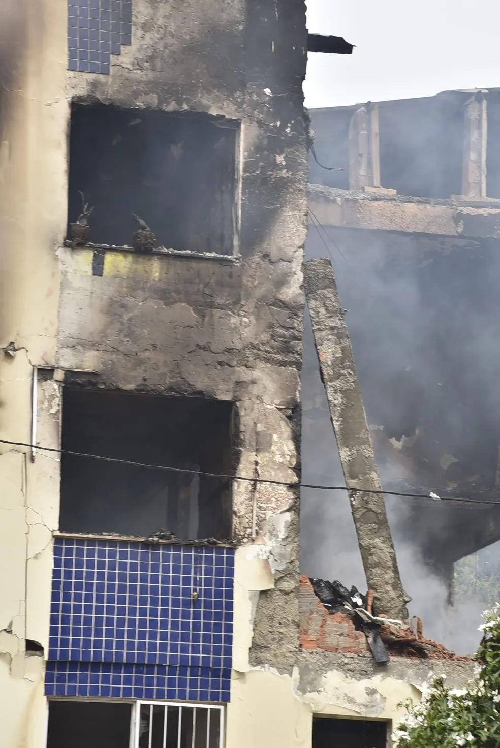 Quatro bombeiros estão entre os feridos