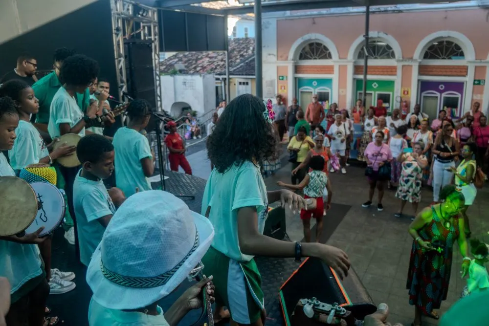 Imagem ilustrativa da imagem Viola de Doze festeja os 10 anos do Projeto Violinha Boa, no Pelô