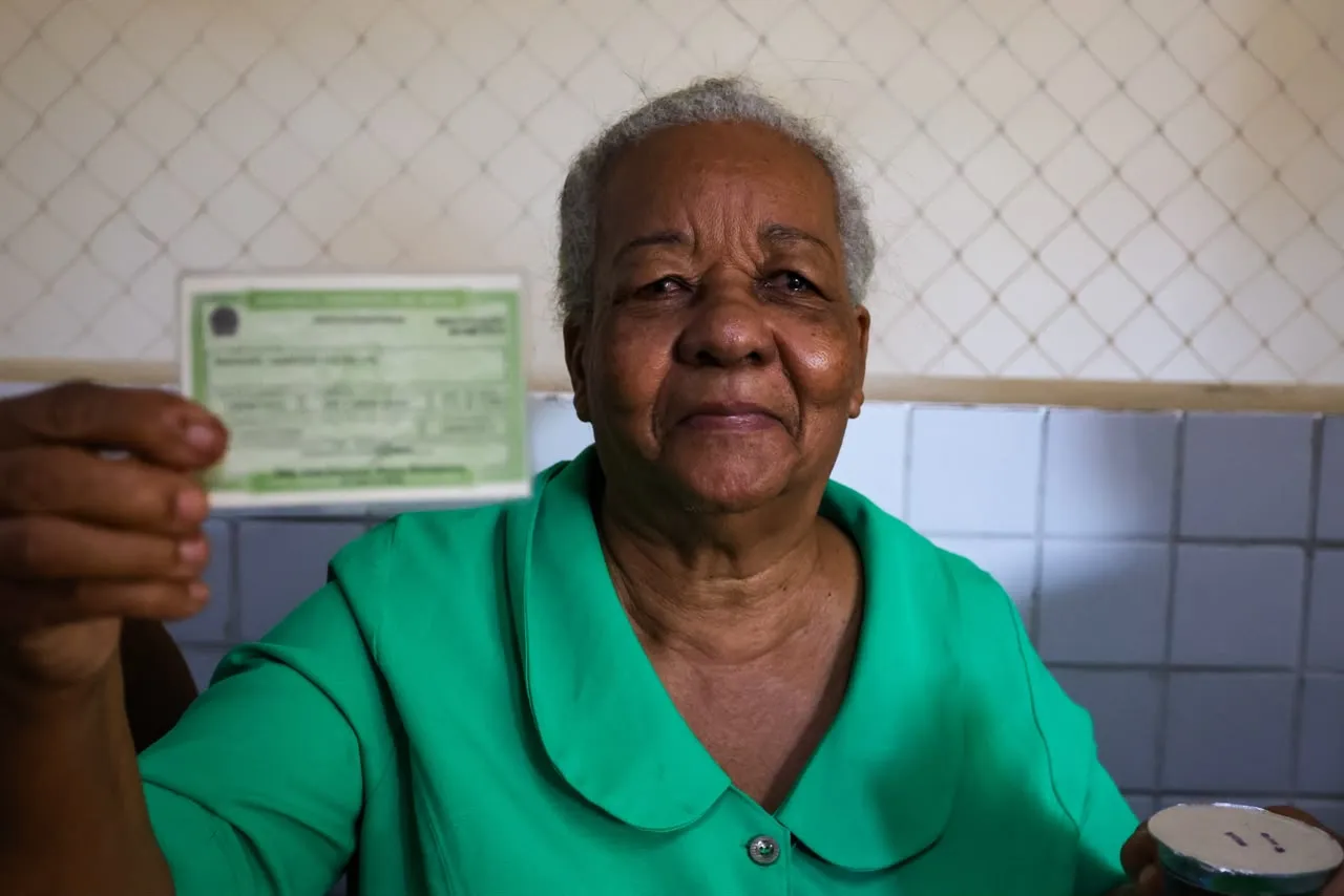 Raquel Santos da Silva, de 71 anos,