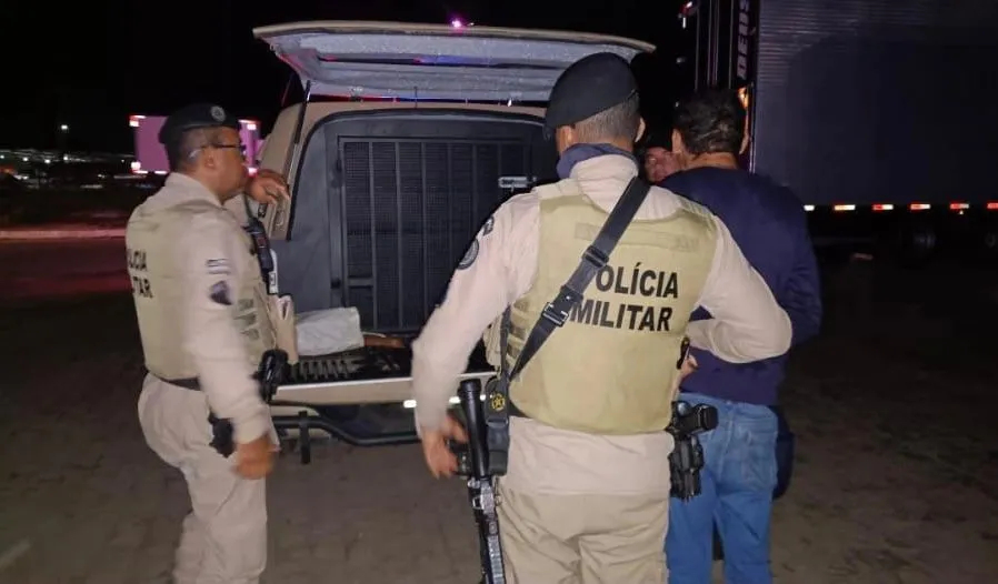 Imagem ilustrativa da imagem Vulgo Tetê do PCC tem cerco fechado na Bahia durante viagem