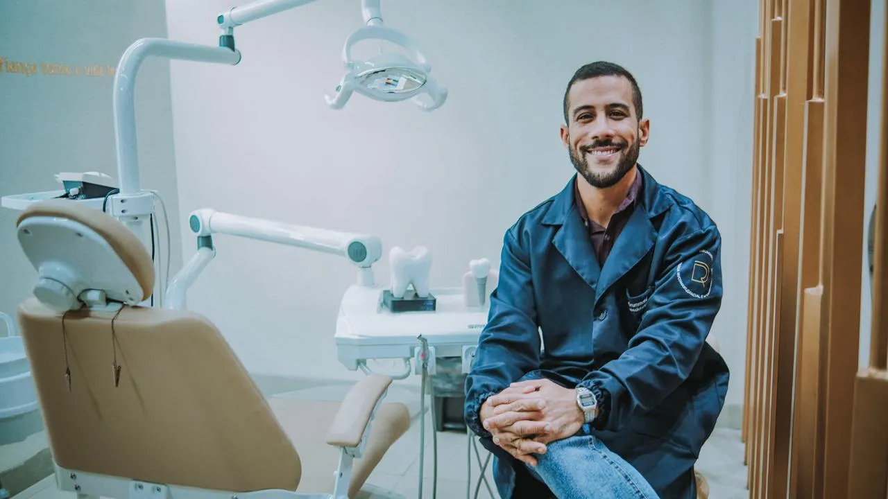 Bucomaxilofacial, Rafael trata de distúrbios da articulação temporomandibular (ATM), incluindo o bruxismo.