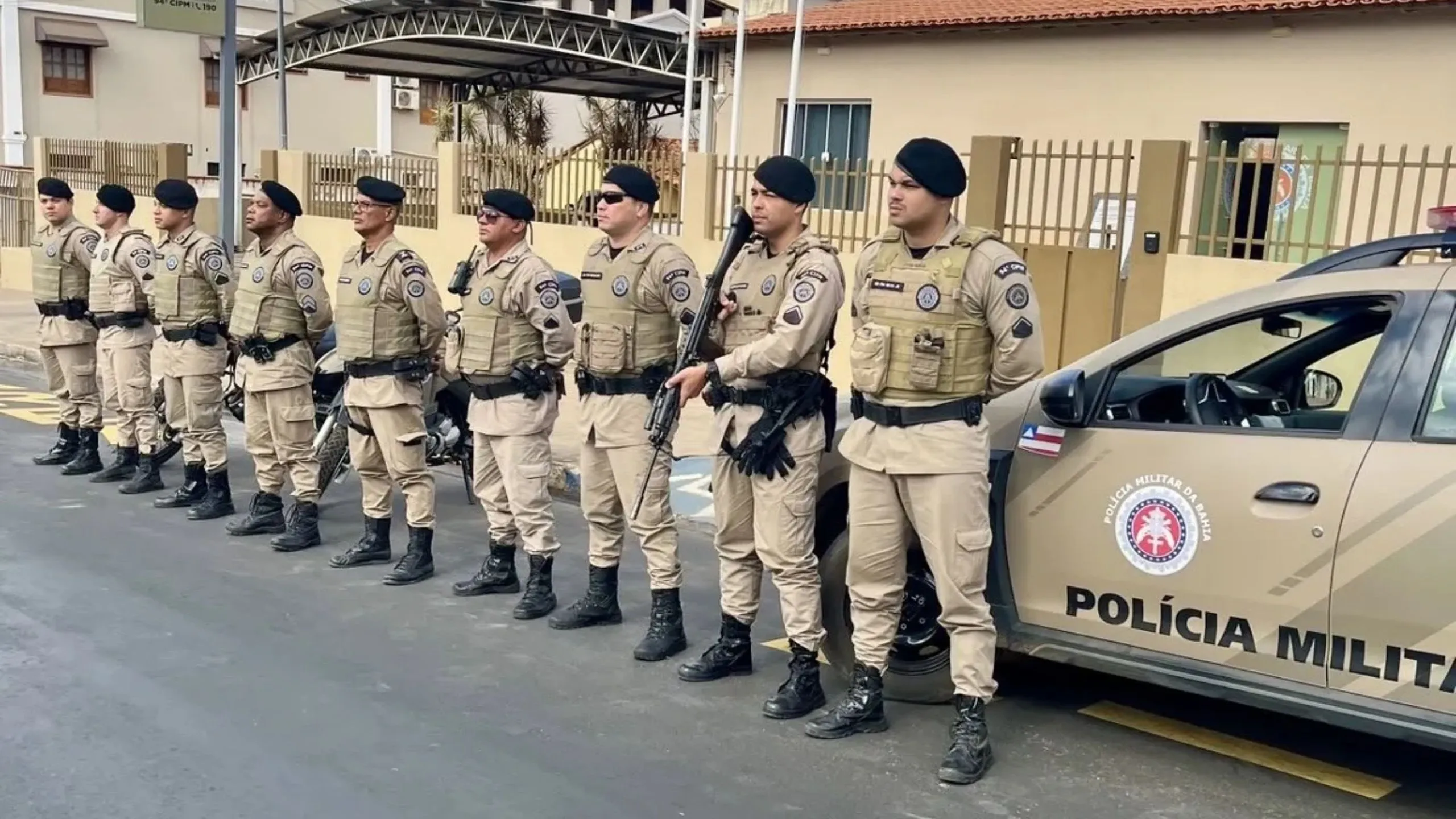 Policiais militares da 94ª Companhia Independente de Polícia Militar (94ª CIPM)